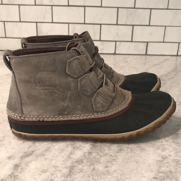 Sorel Shoes - Sorel Out and About Boots Women's Size 6.5 Gray Black Waterproof Barn Boot